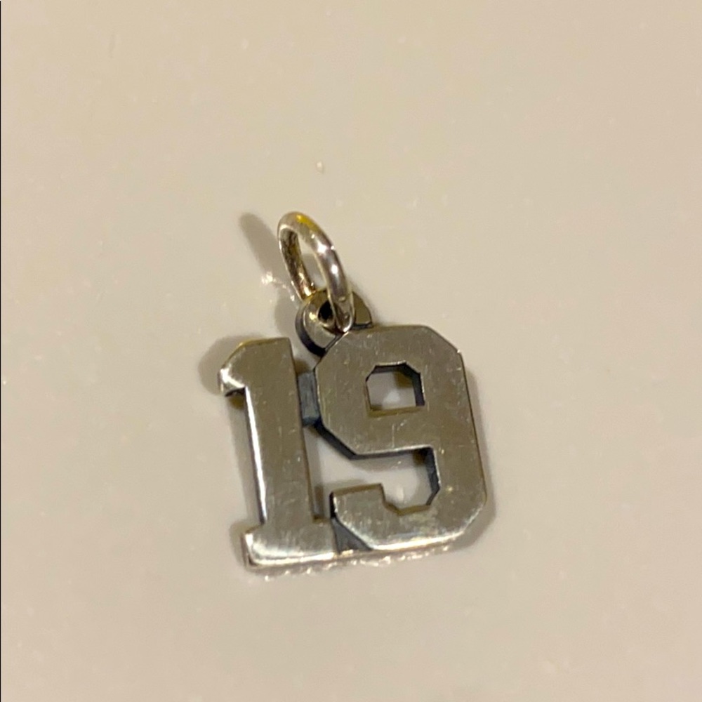 New Sterling James Avery Ivy League #19 charm